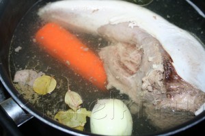 язык отварной с хреном 1 IMG 3706 300x199 Язык отварной с хреном