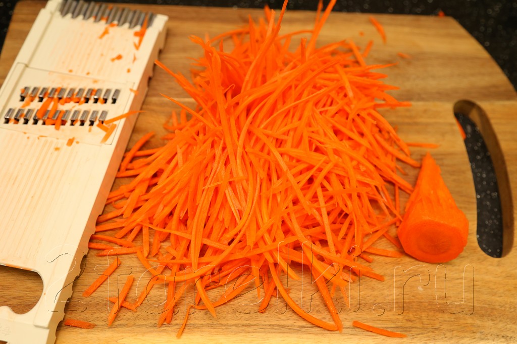 Салат из соевых ростков с морковкой